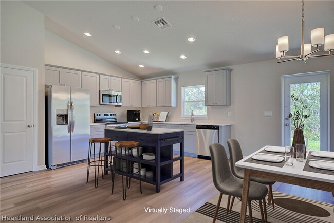 Building Photo - 5545 Castania Dr