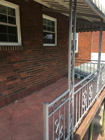 Building Photo - 920 Monongalia Ave