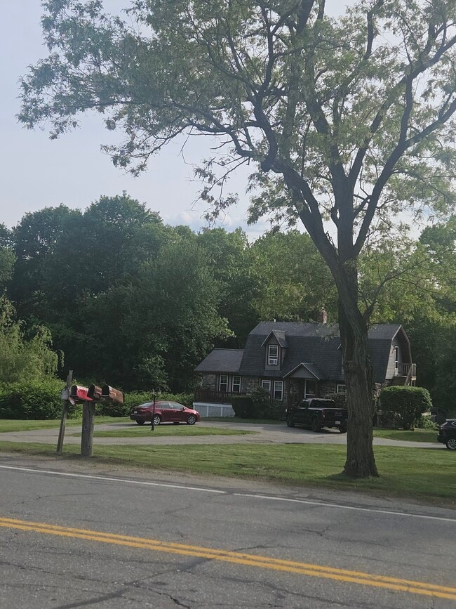 Photo - 143 Pollard St House