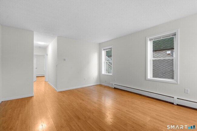 Foto del edificio - 18 Kelley St