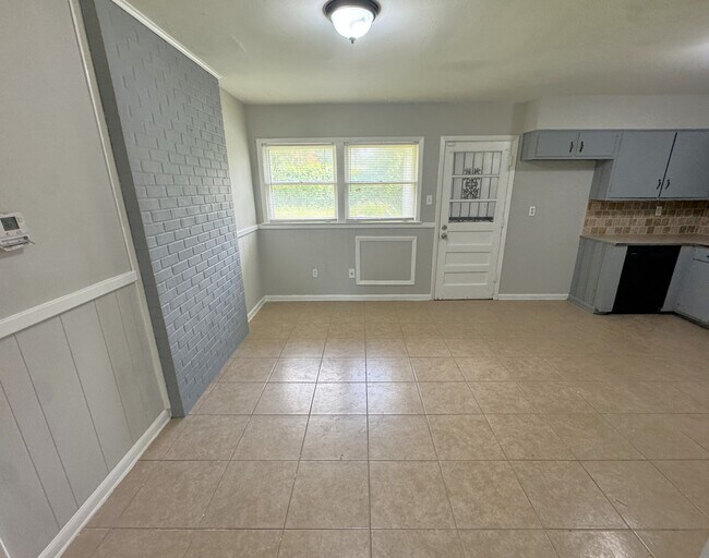 Foto del edificio - 4591 Lawrence Rd