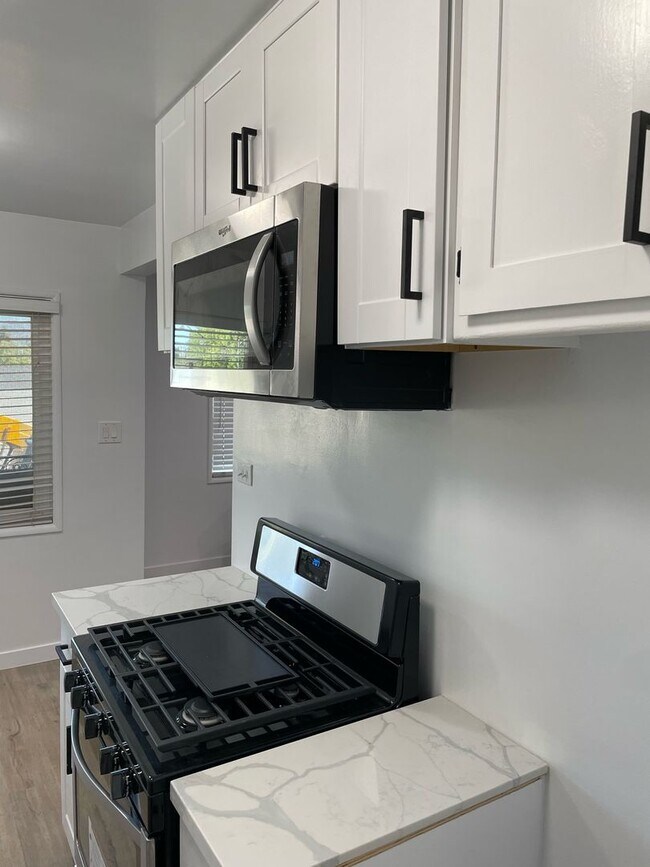 Foto del edificio - Toluca West - 1 bed 1 bath!