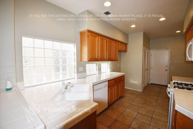Building Photo - 1232 Date Palm Dr