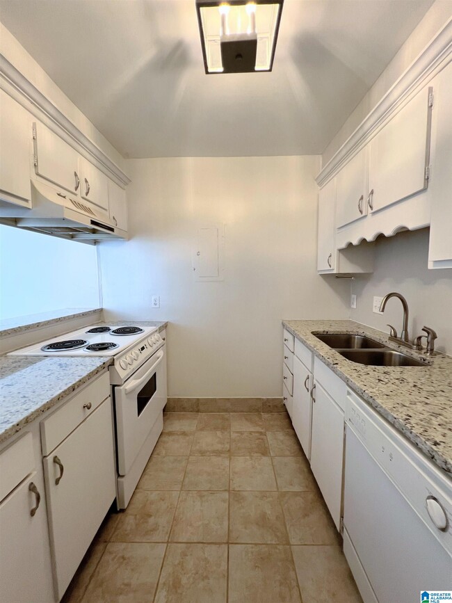 Foto del edificio - 3350 Altamont Rd