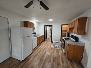 Building Photo - 1210 N Crain St