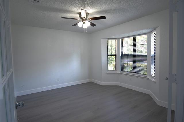 Building Photo - 2035 Lansdown Dr