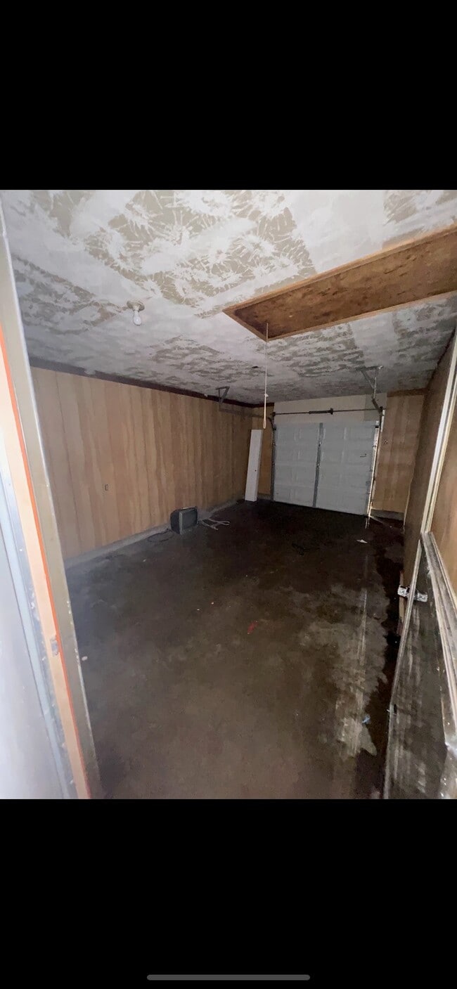 Building Photo - 3901 Woodrow Dr