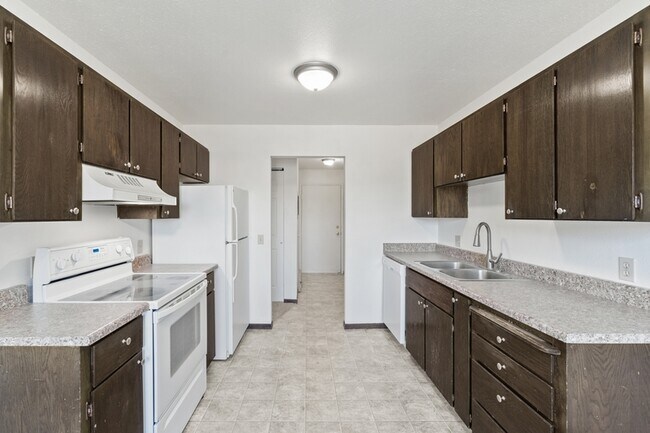 Building Photo - 107 E Hattie Ave