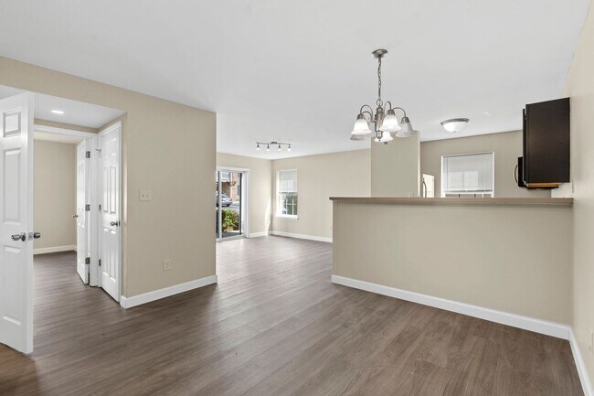 Foto del edificio - Spacious 2-Bed, 2-Bath Condo
