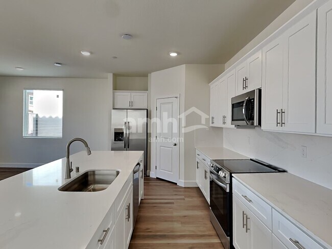 Building Photo - 264 Austin Bellerose Place