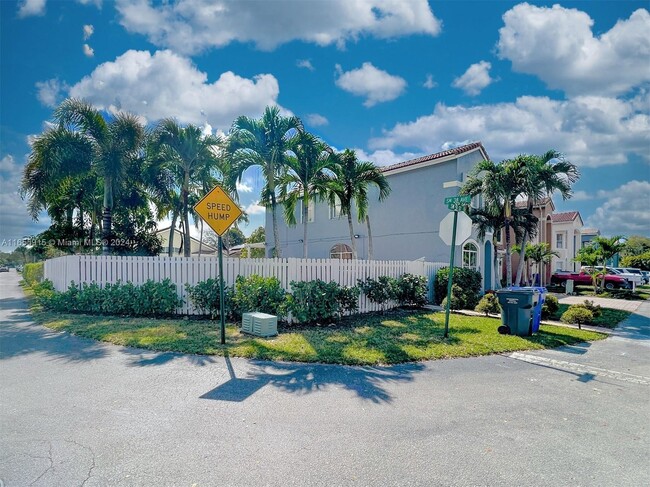 Building Photo - 3800 SW 51st St