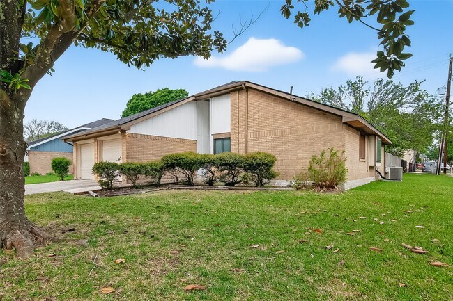 Foto del edificio - 319 Richvale Ln