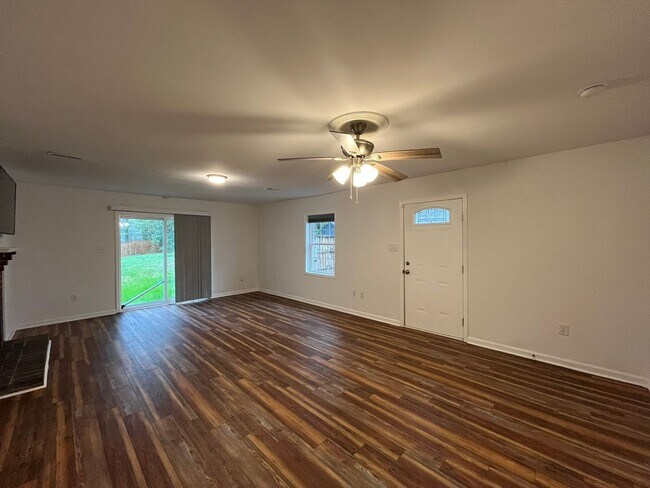 Building Photo - Newly Remodeled 3BD, 2BA Raleigh Home with Fenced Yard in Prime Location Near Downtown Raleigh, N...