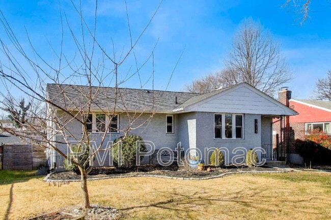 Building Photo - 1915 Henry Rd