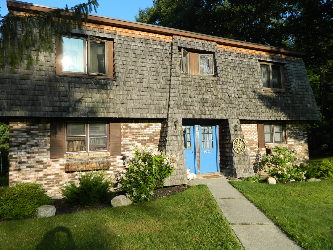 Primary Photo - 1256 Town Line Rd