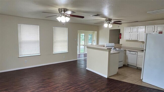 Building Photo - 14508 Thunderhead Rd