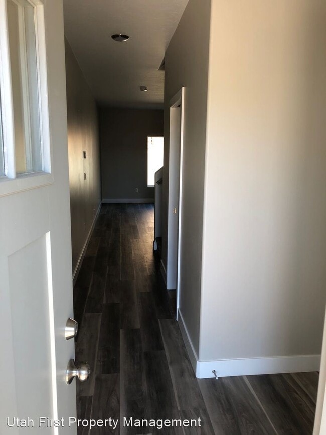 Building Photo - 3 br, 2.5 bath House - 1509 W West Topaz D...