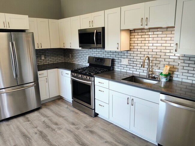 Foto del edificio - 615 S Main St