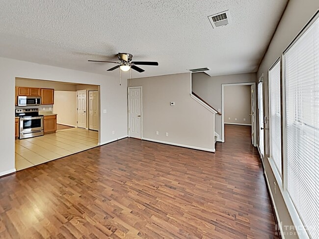 Foto del edificio - 929 Schofield Ln
