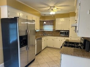 Building Photo - 608 Dogwood St