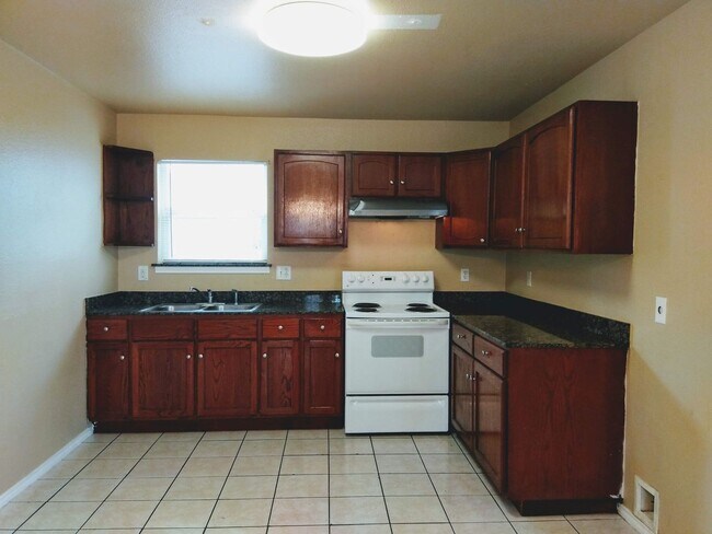 Building Photo - Convenient & Low-Maintenance Living Near St. Mary’s University!