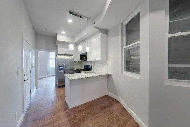 Building Photo - 130 45th St
