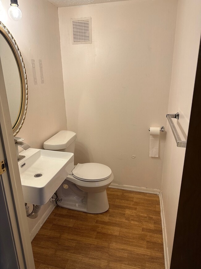 Building Photo - 1065 Martin Rd