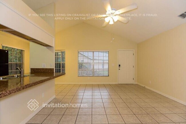 Foto del edificio - 3764 Carmichael Ct