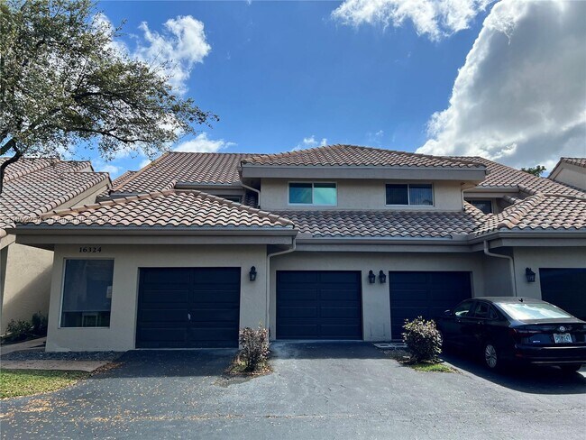 Foto del edificio - 16322 Malibu Dr