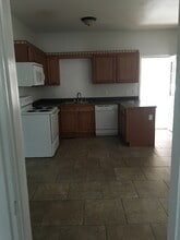 Building Photo - 505 S Roney St