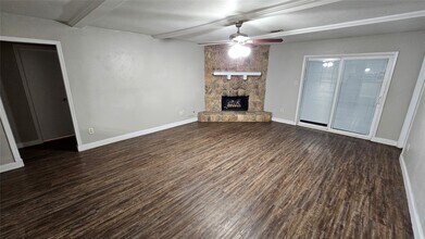 Building Photo - 3118 Brookdale Dr