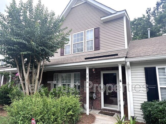 Foto del edificio - 303 Yellow Hawthorn Cir