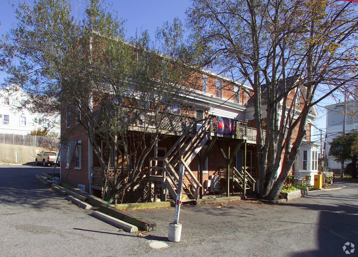 Building Photo - 5 Freeman St