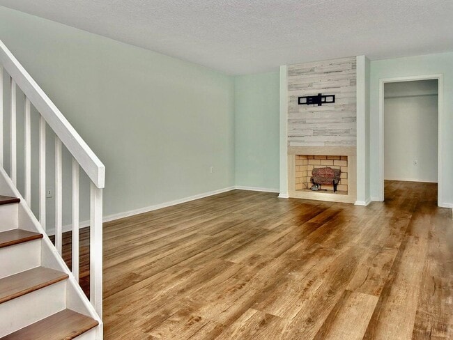 Foto del edificio - 405 4th Ln