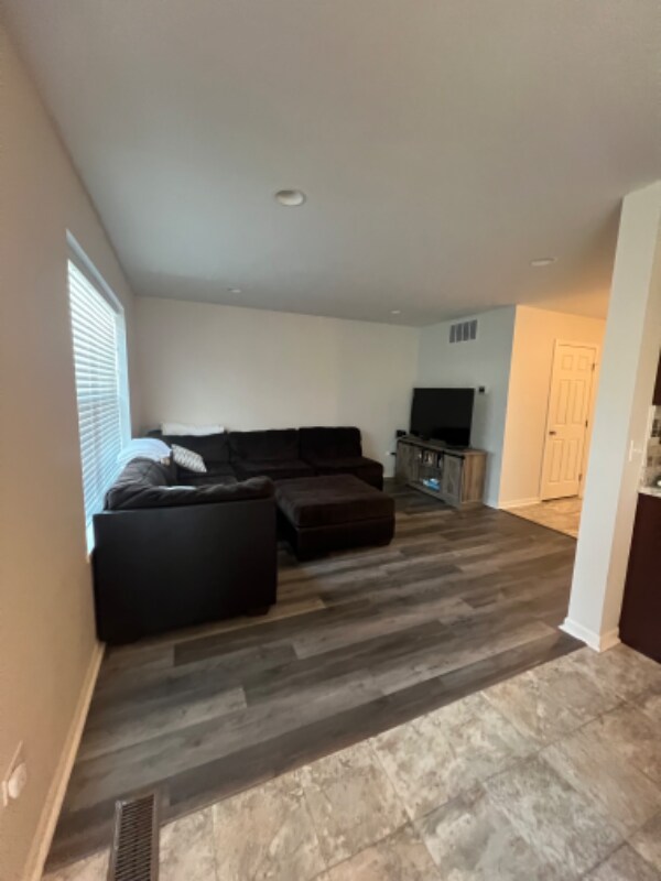 Building Photo - 11156 Tennessee Street