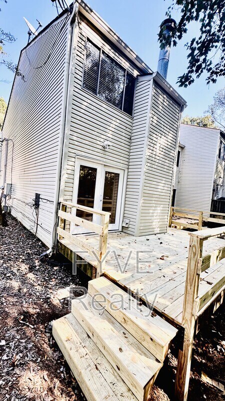Foto del edificio - 709 Idlewood Ln
