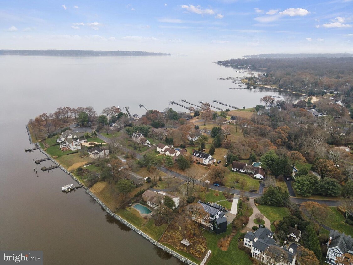Foto principal - 703 White Swan Dr