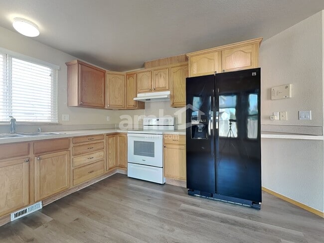 Building Photo - 16144 Prairie Creek Loop SE