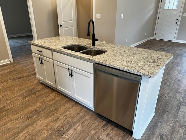 Foto del edificio - 1208 County House Ln