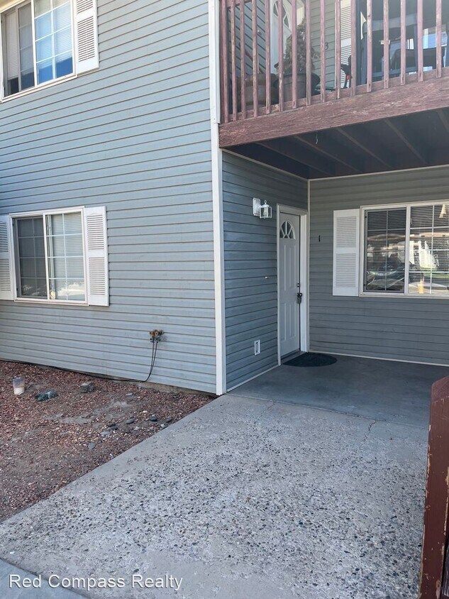 Foto principal - 3 br, 2 bath House - 1155 E. Carolina Ave ...