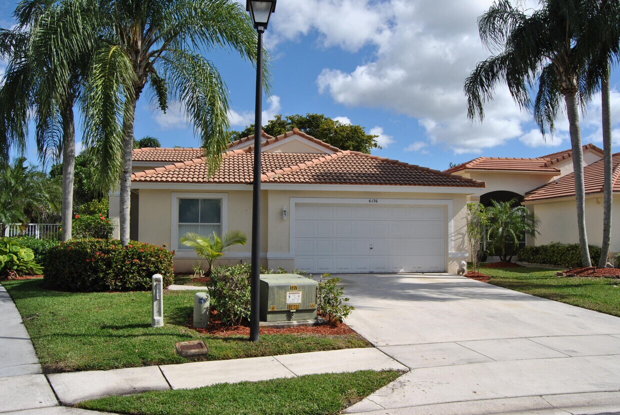 Primary Photo - 6176 Grand Cypress Cir