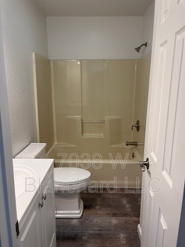 819 Whitney St, Mount Pleasant, MI 48858 Condo for Rent in Mount