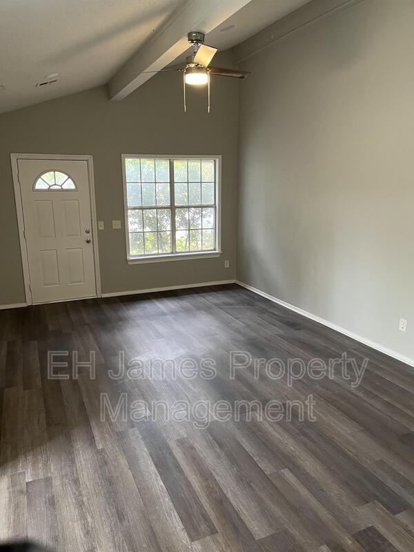 Foto del edificio - 10802 E 14th Ct