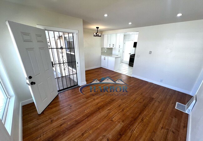 Foto del edificio - Spacious 3-Bedroom 1.5 Bath with a Large B...
