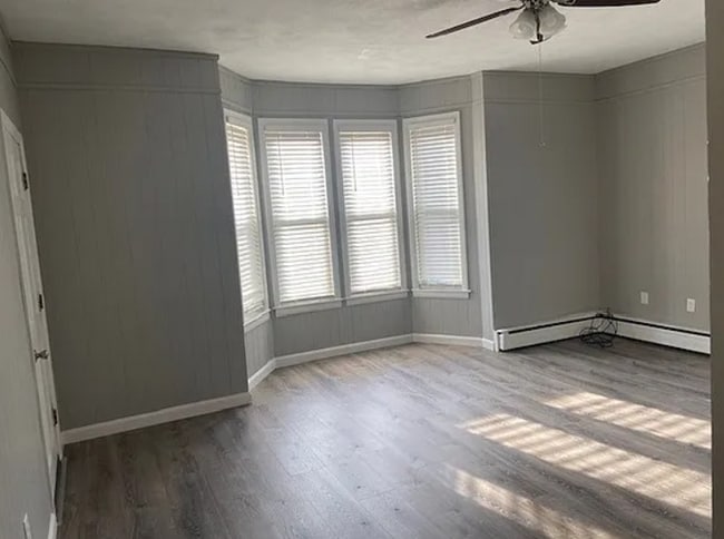 Building Photo - 32 Clyde St