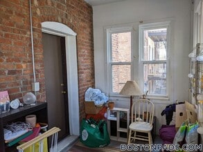 Building Photo - 16 Fuller St