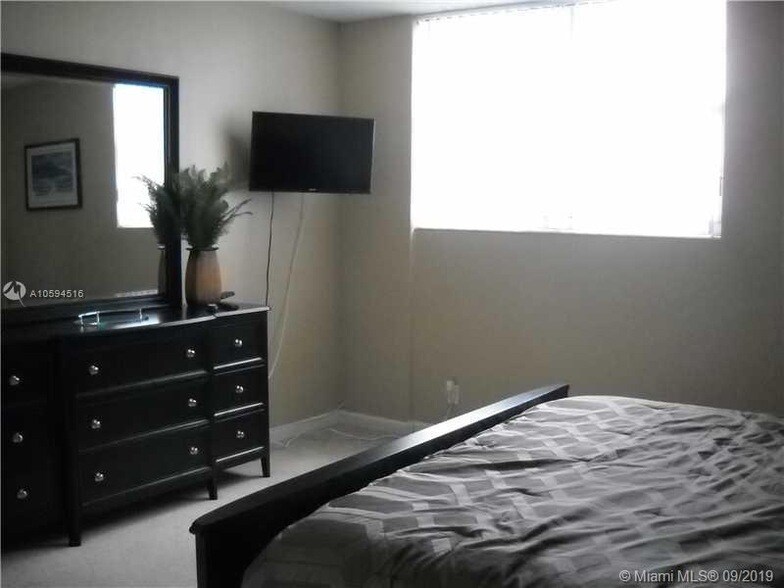 Photo - 3901 S Ocean Drive Unit 8L