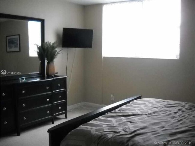 Photo - 3901 S Ocean Dr Apartment