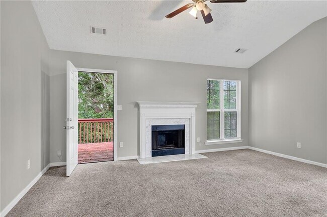 Building Photo - 5470 Twin Lakes Dr