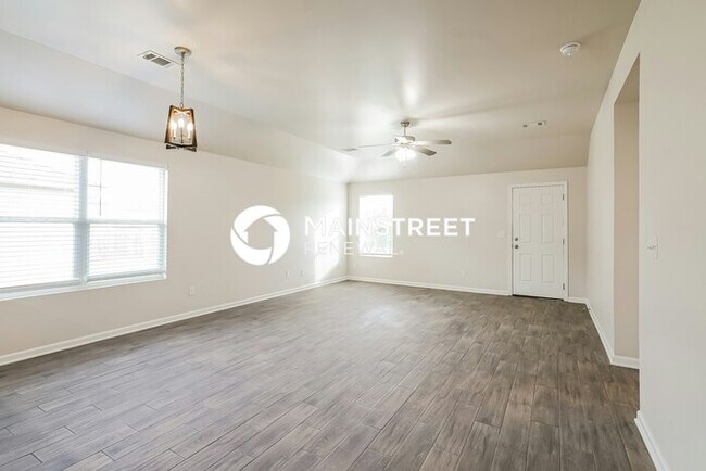 Building Photo - 4 Bedroom Pet-Friendly Home in MONTEVALLO,...